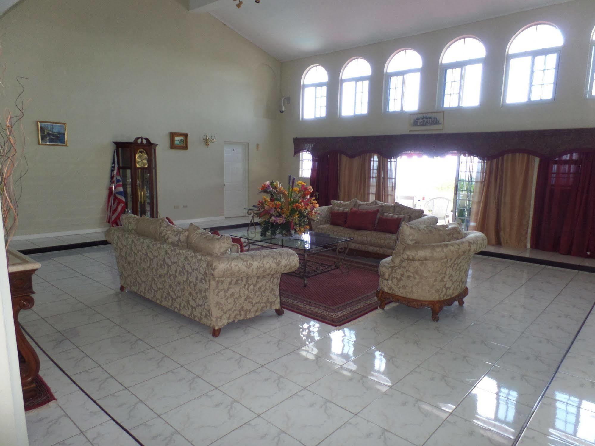 Luxurious Romantic Kensington Hotel Montego Bay