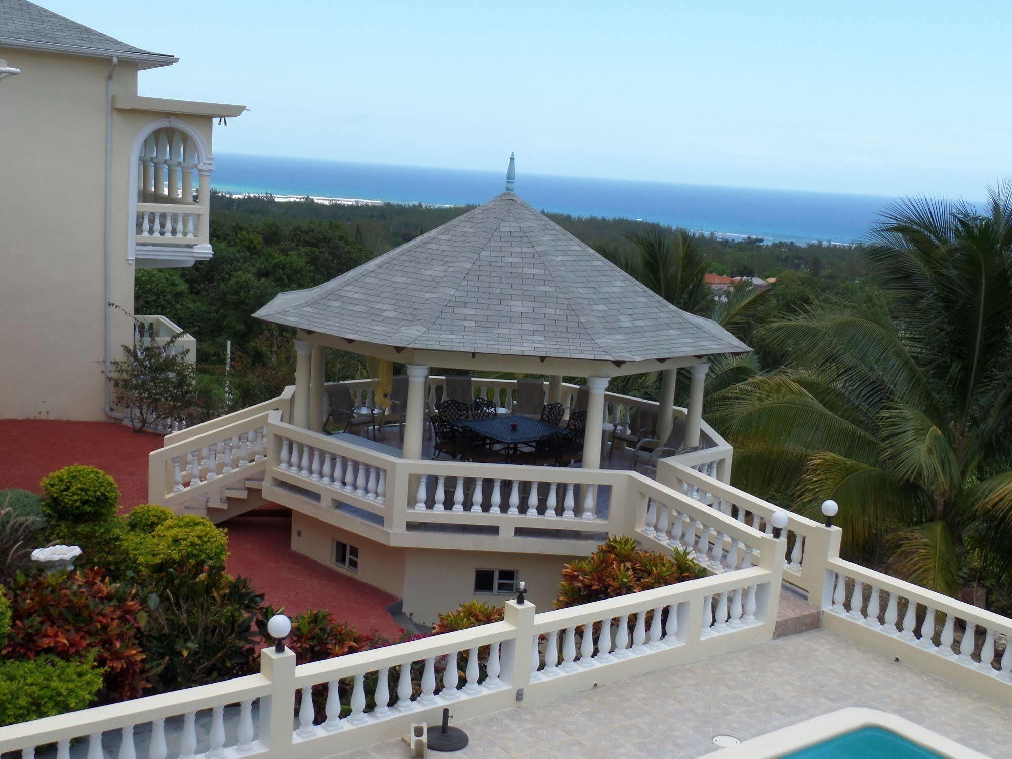 Luxurious Romantic Kensington Hotel Montego Bay