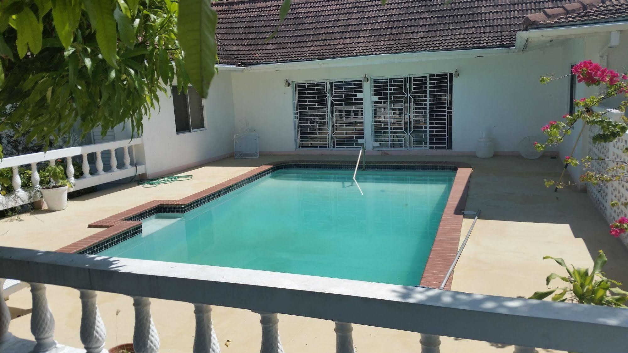 Guest house Gemini 3*