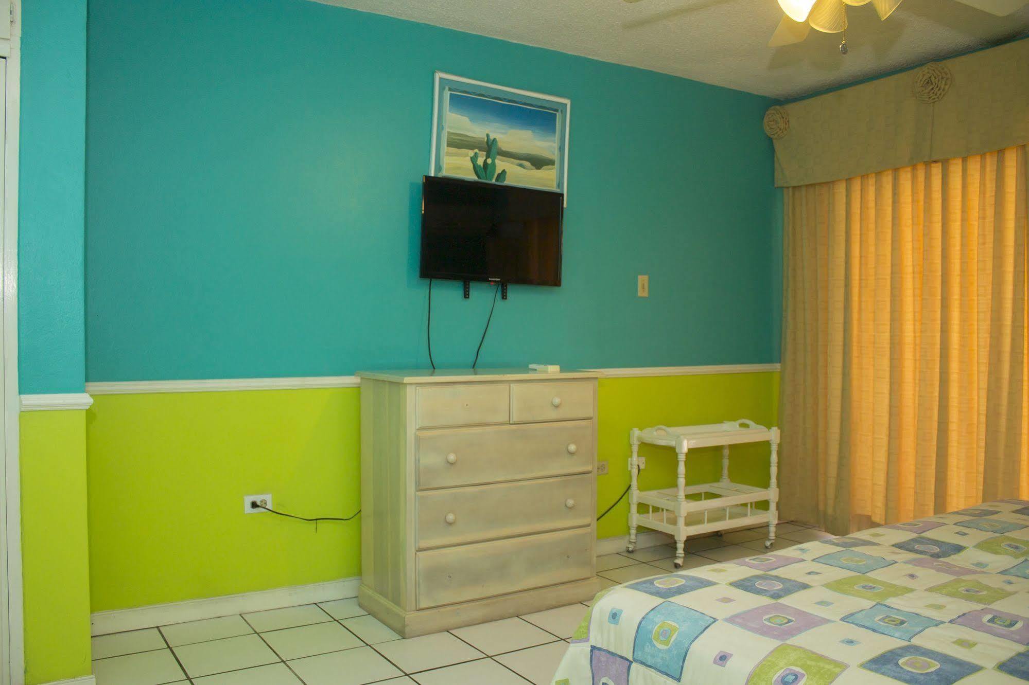 Chrisanns Aparthotel