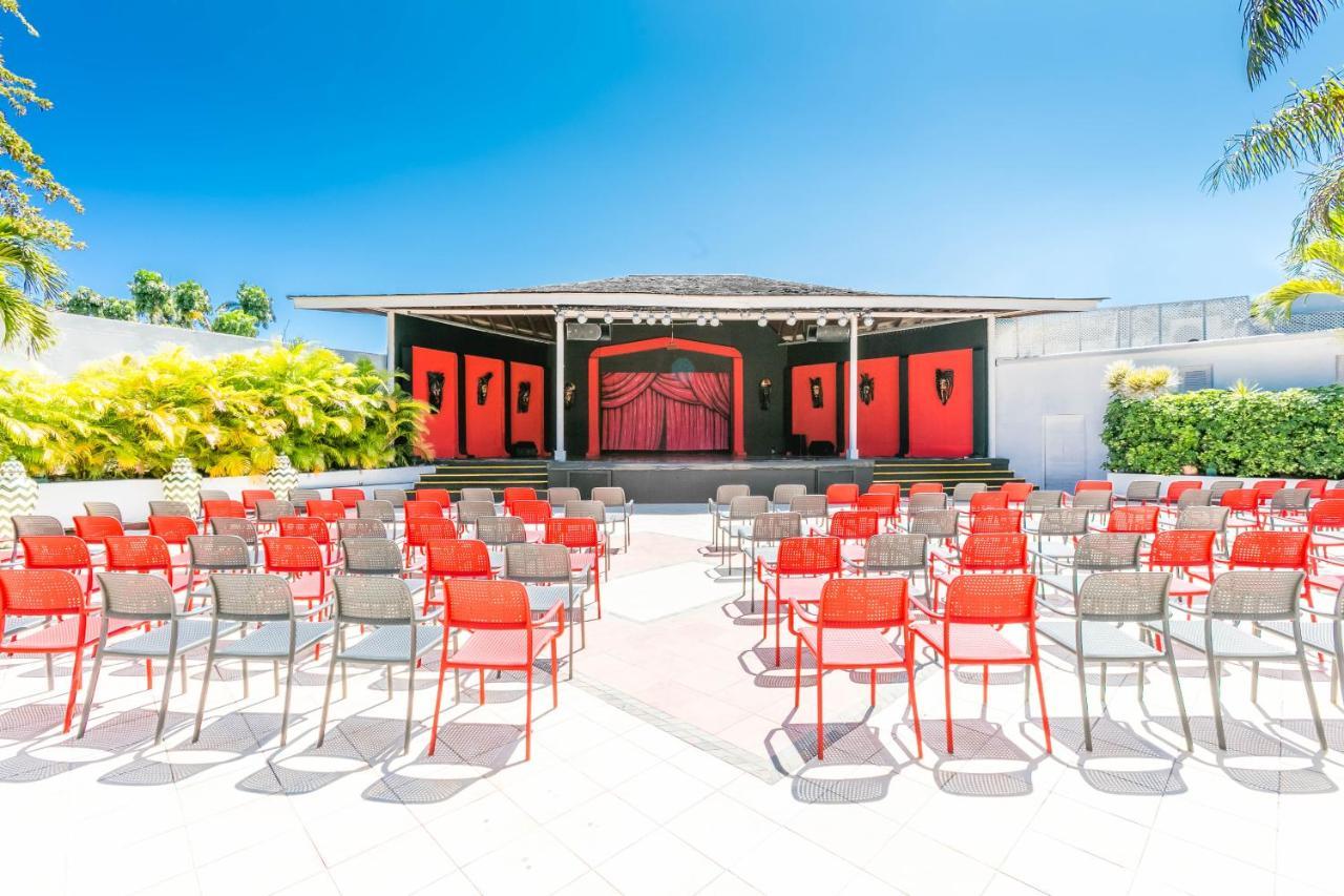 Grand Decameron Montego Beach, A Trademark 3* Montego Bay