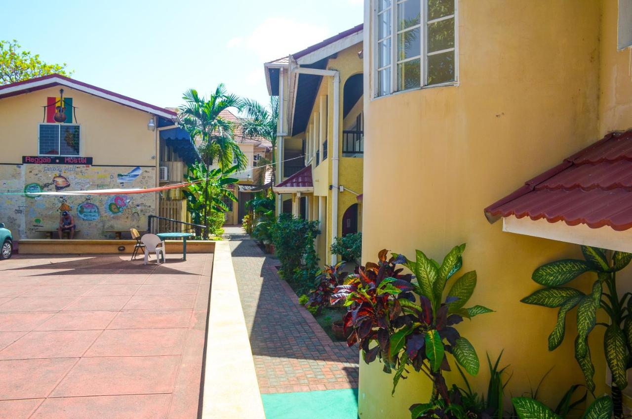 Reggae Hostel *