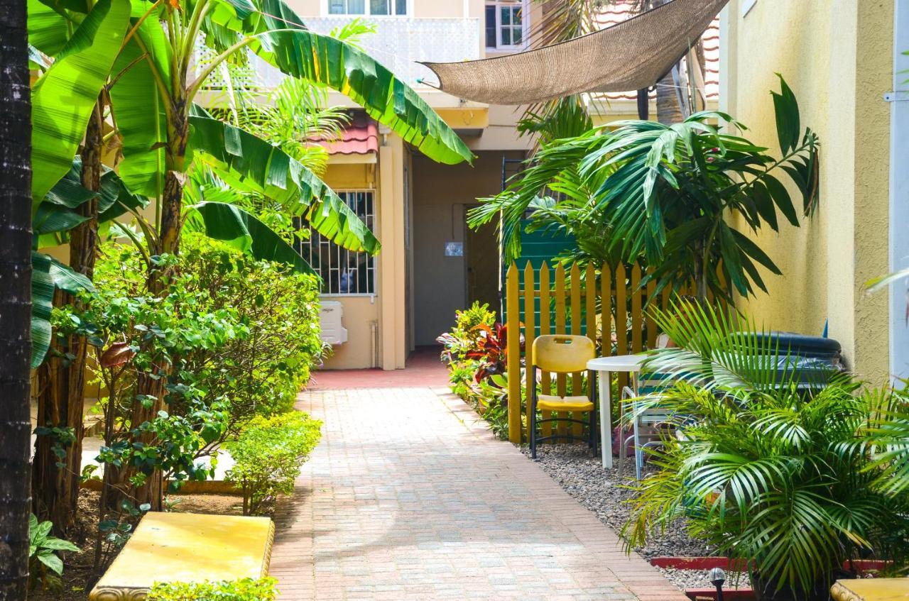 Reggae Hostel *