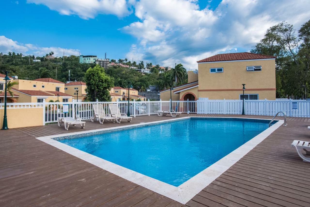 Palm Breeze House & 3*