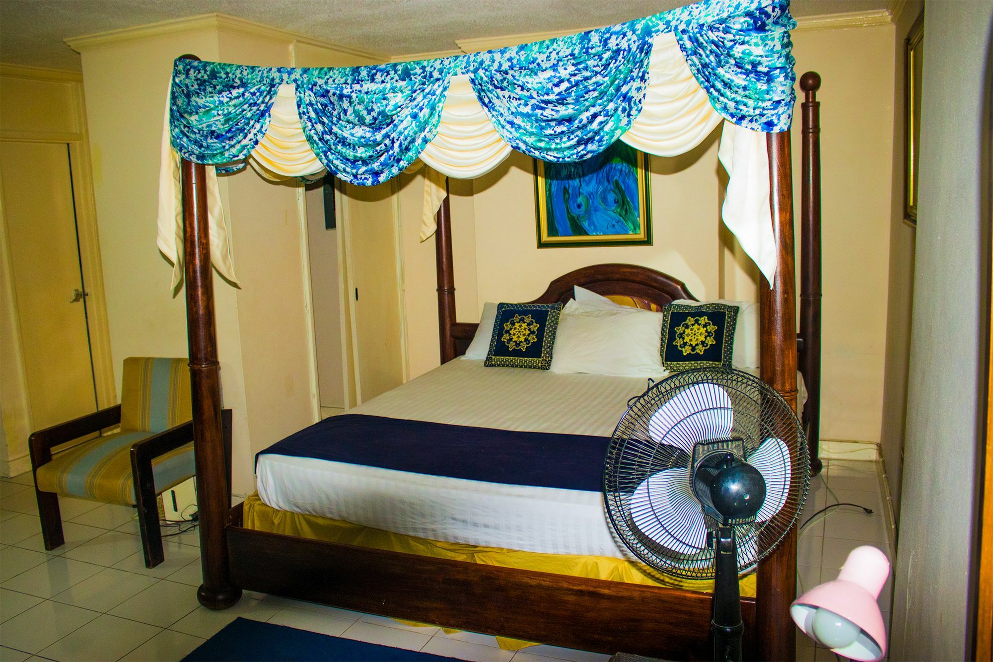 Hotel Sky Blue At Turtle Tower Ocho Rios