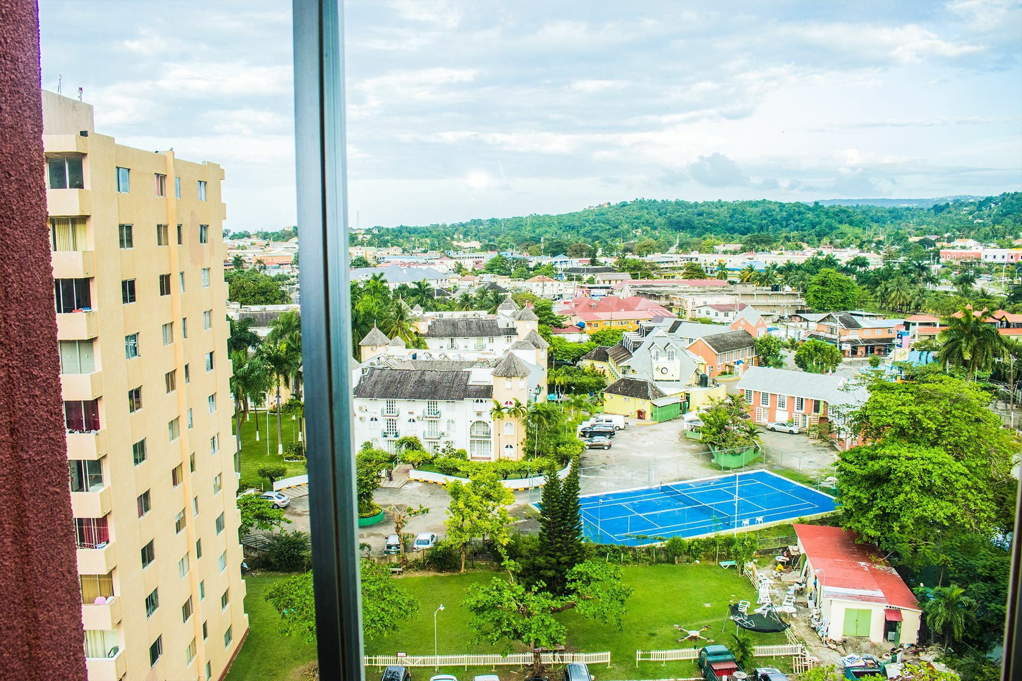 Hotel Sky Blue At Turtle Tower Ocho Rios