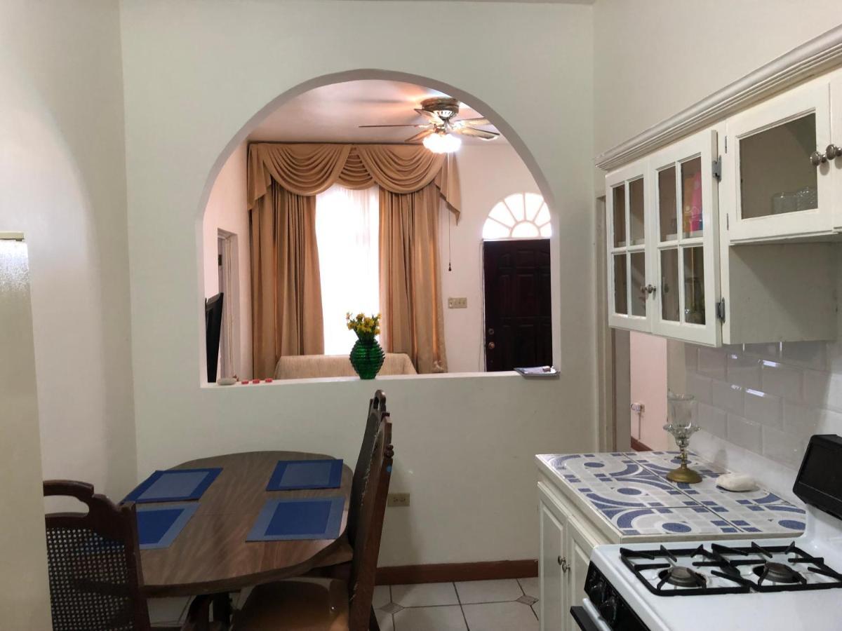 Guest house Goldenview