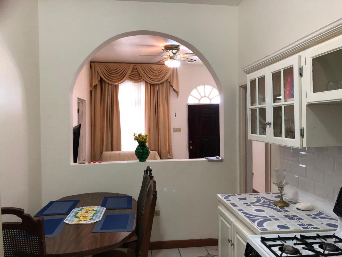 Goldenview Guest house Ocho Rios