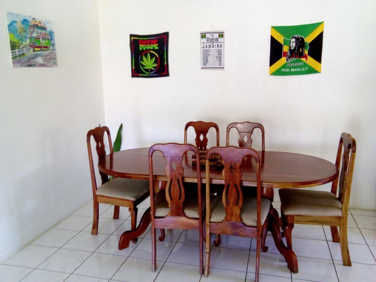 Porty Hostel