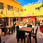 Altamont West Hotel