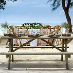 876 Beach Club