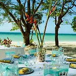 876 Beach Club