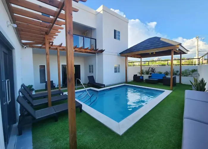 Luxurious 6 Bed Villa Wown Pool