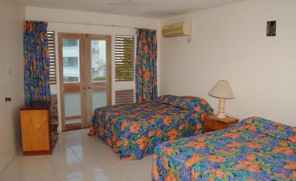 Point Village Holiday park 3*