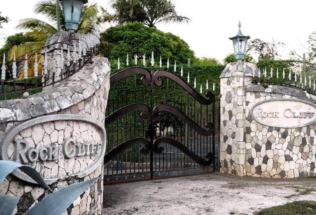 Guest house Rockcliff St Mary