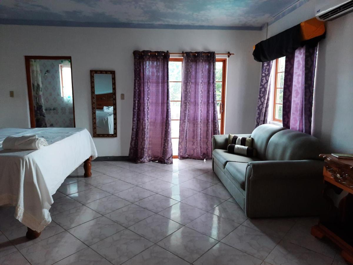 Burg Ann's Guest house *