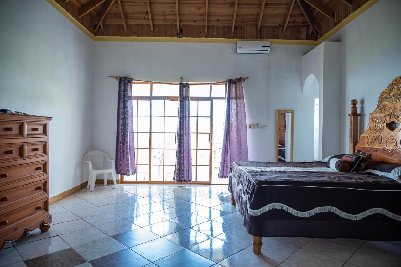 Burg Ann's Guest house Montego Bay
