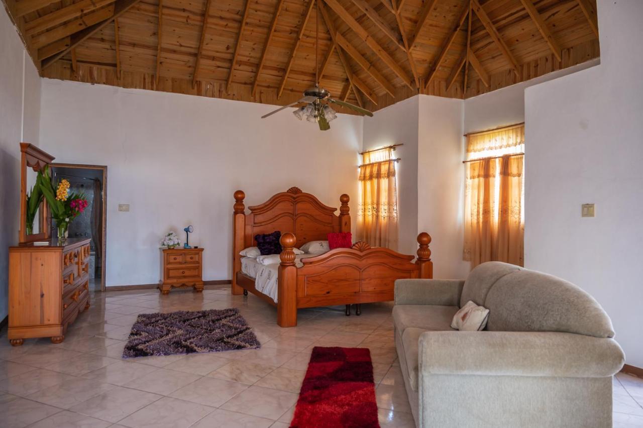 Burg Ann's Guest house *