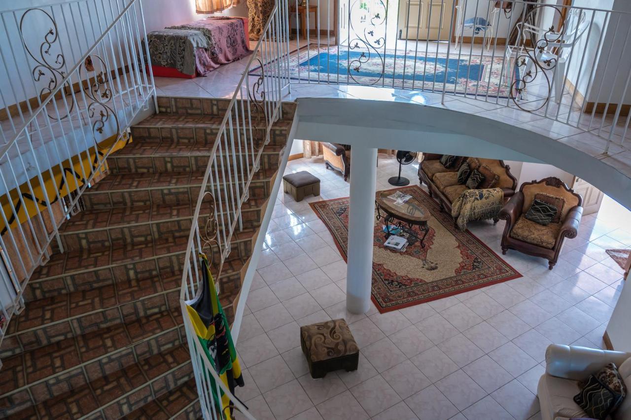 Burg Ann's Guest house Montego Bay