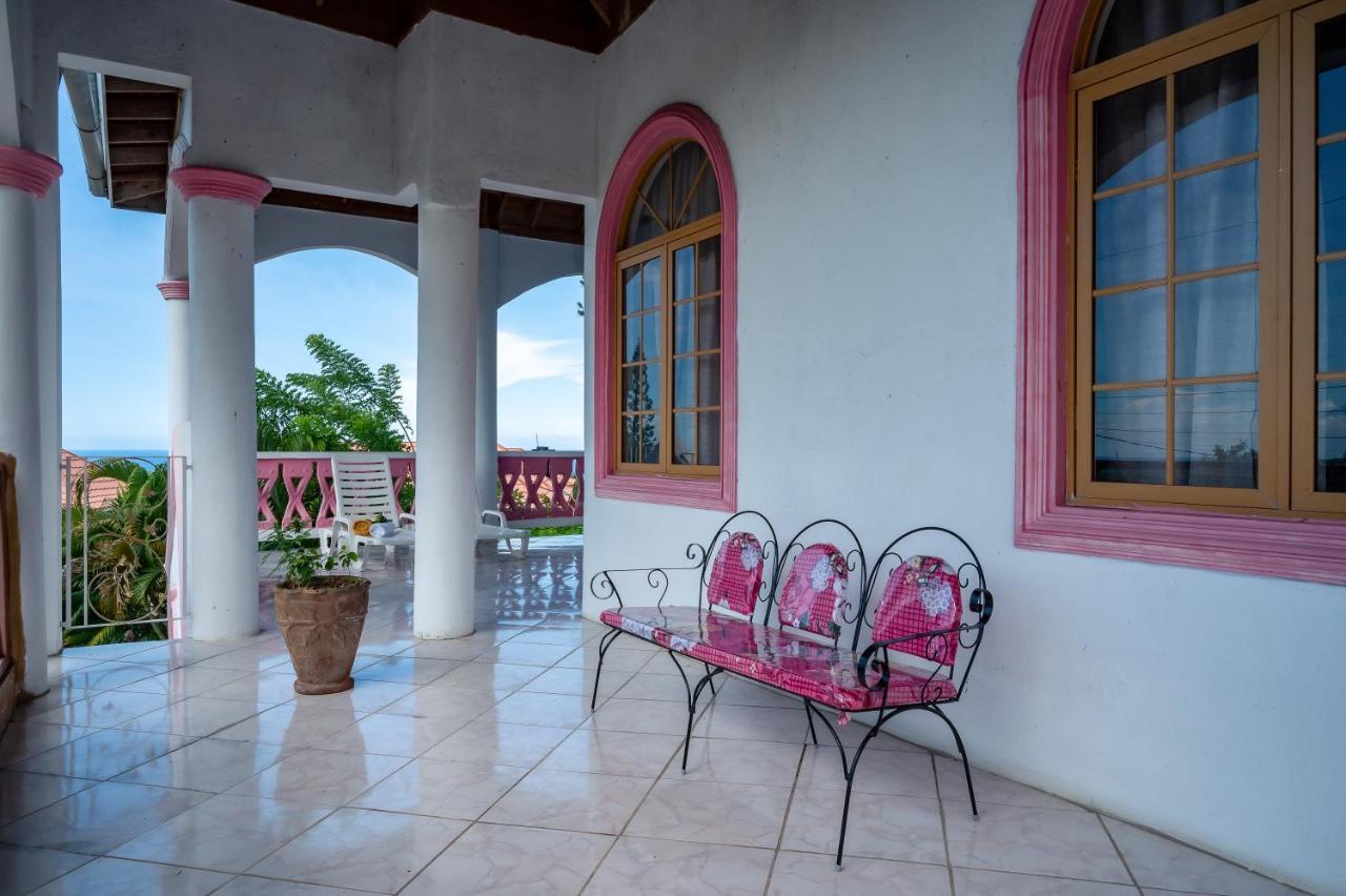 Burg Ann's Guest house *
