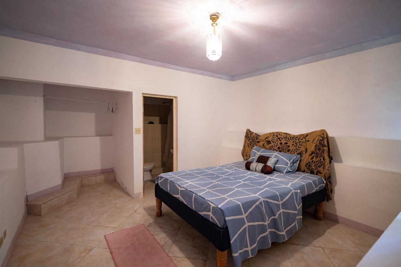 Burg Ann's Guest house *