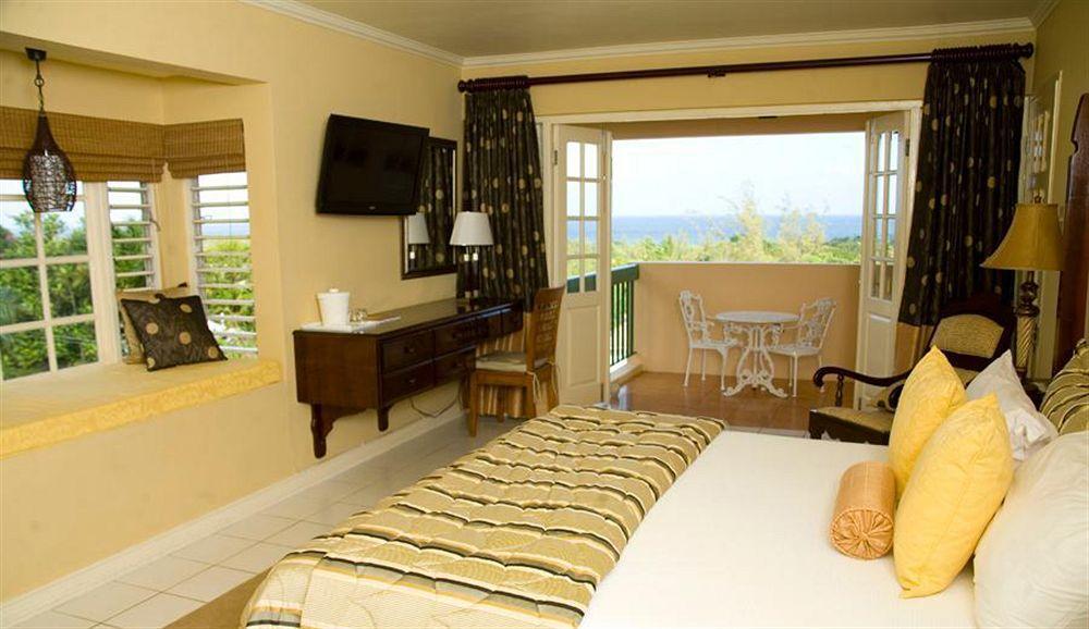 Cardiff And 4* Runaway Bay