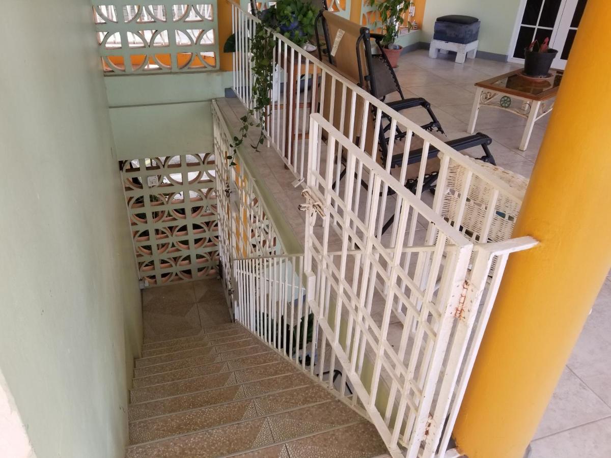 Guest house Chaudhry House Montego Bays- 2nd Floor *