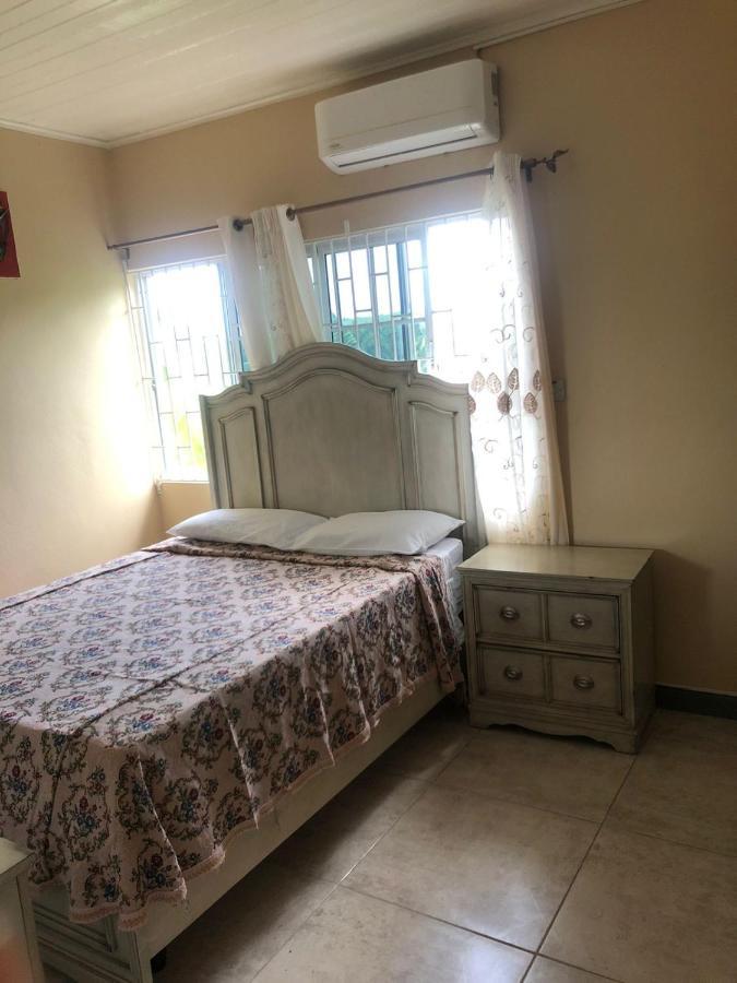 Chaudhry House Montego Bays- 2nd Floor Guest house Montego Bay