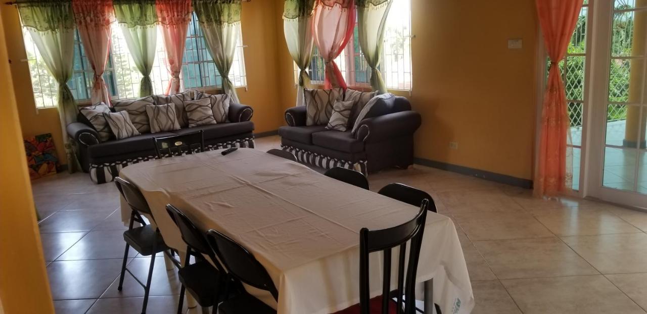Guest house Chaudhry House Montego Bays- 2nd Floor