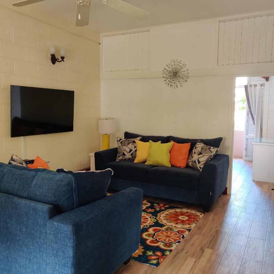 Fisherman's Point Beach-front Condomania 3*
