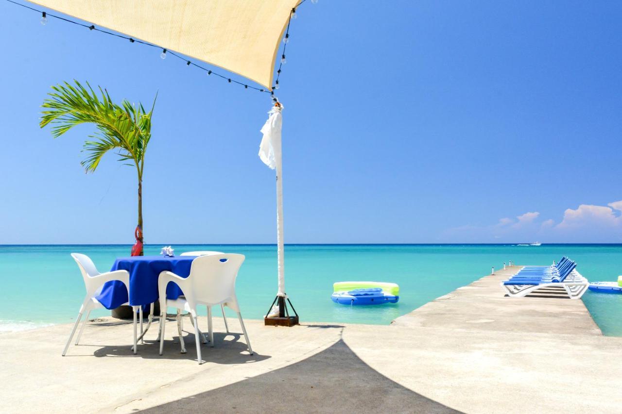 Beach Front * Ocho Rios
