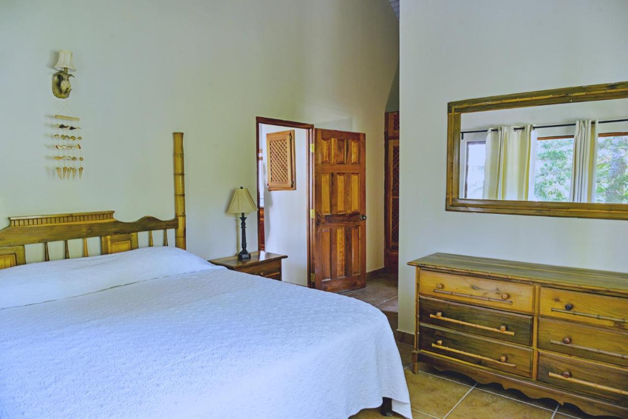 Hotel House Condos,