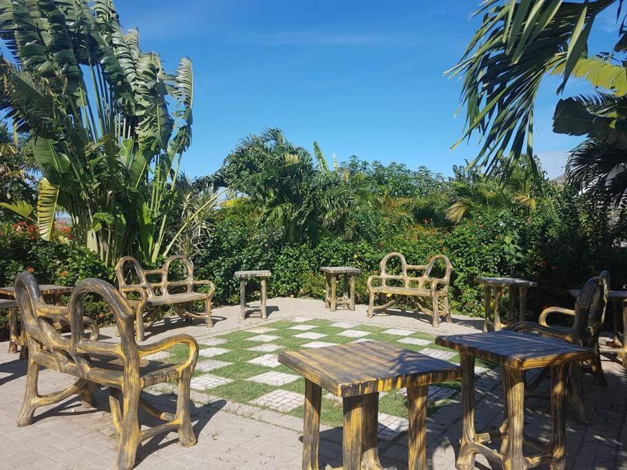 - Heroes Villa, Ac, Security, Access To Pool, Playground & Private - Welcome Breakfast Basket Villa Richmond