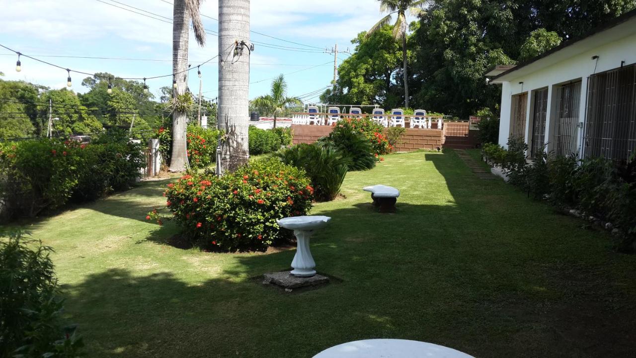Highpoint Island * Ocho Rios