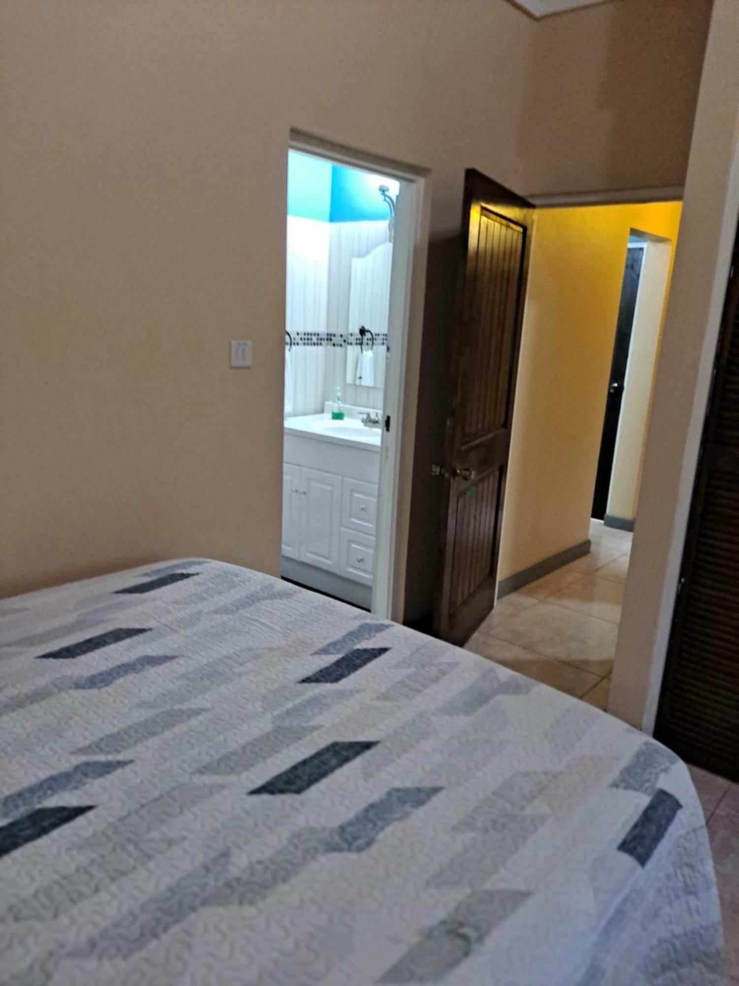 Chaudhry House Montego Bays- 2nd Floor Guest house