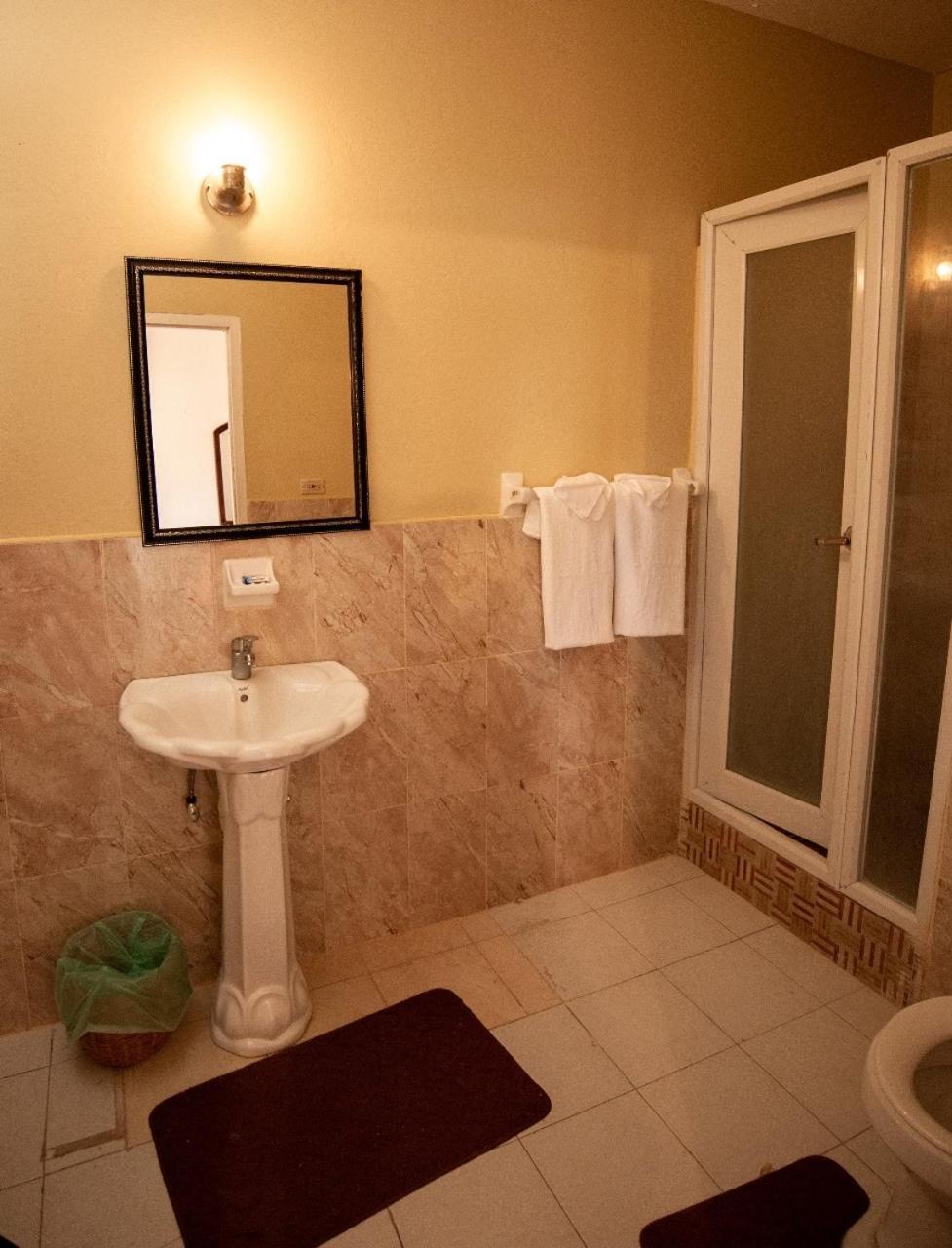 Waterloo Guest house Black River