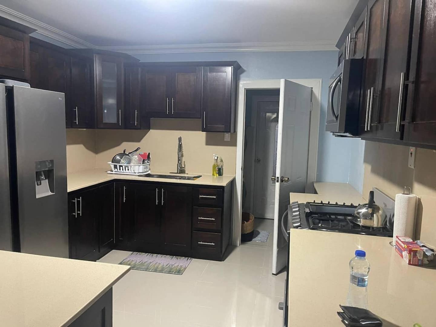 Luxurious 6 Bed Wown Pool Portmore