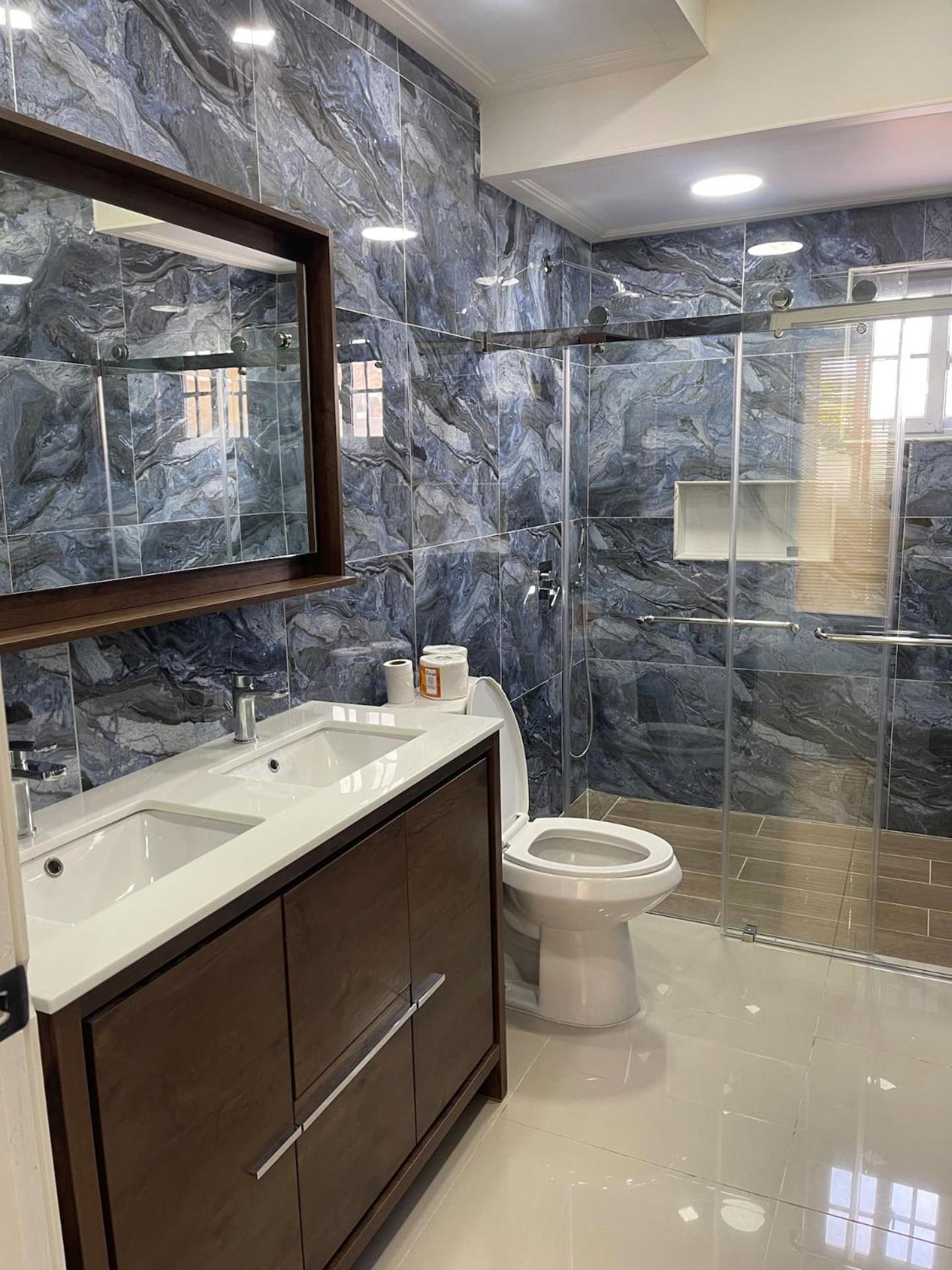 Luxurious 6 Bed Wown Pool Guest house *