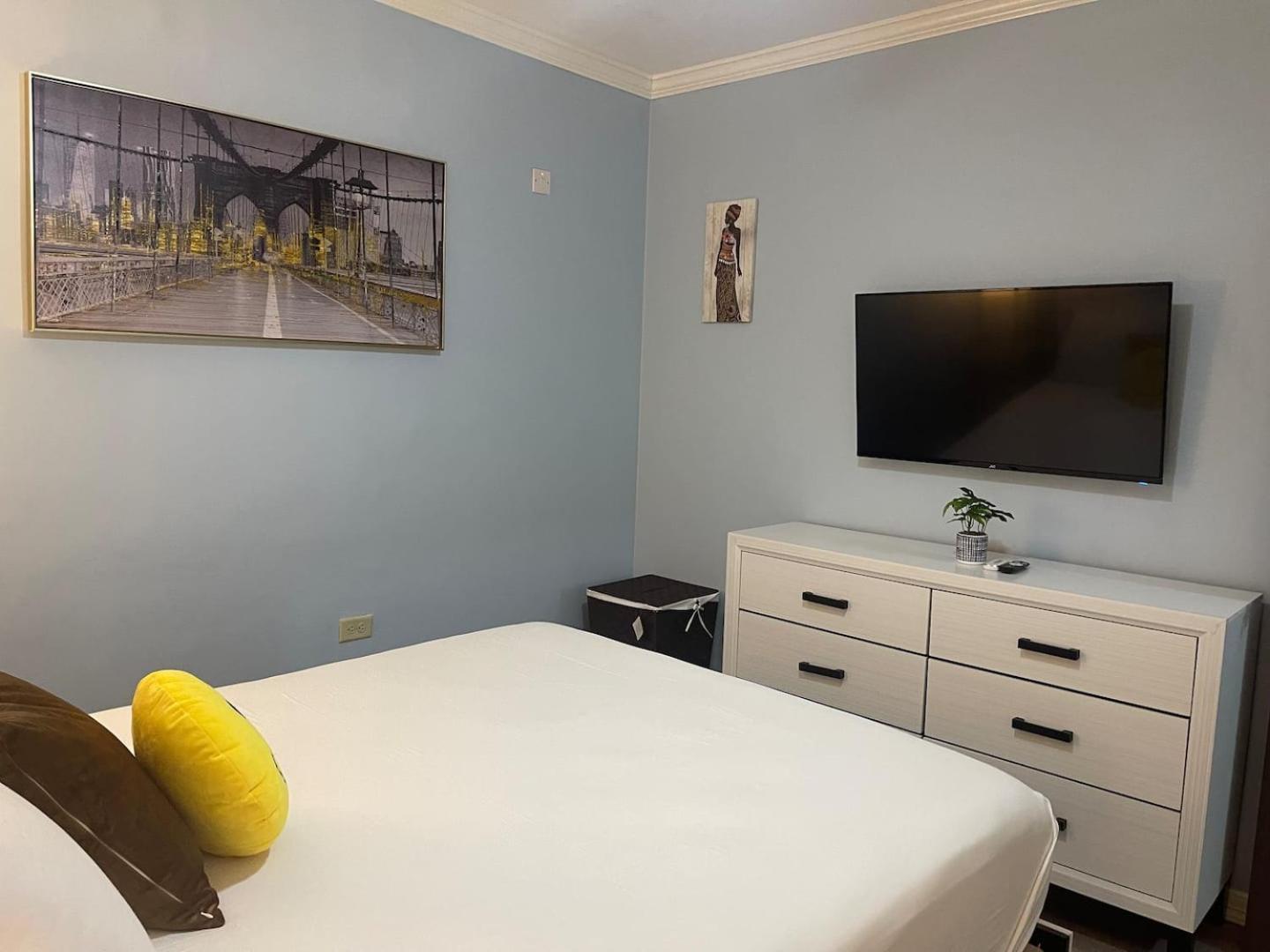 Luxurious 6 Bed Wown Pool Guest house *