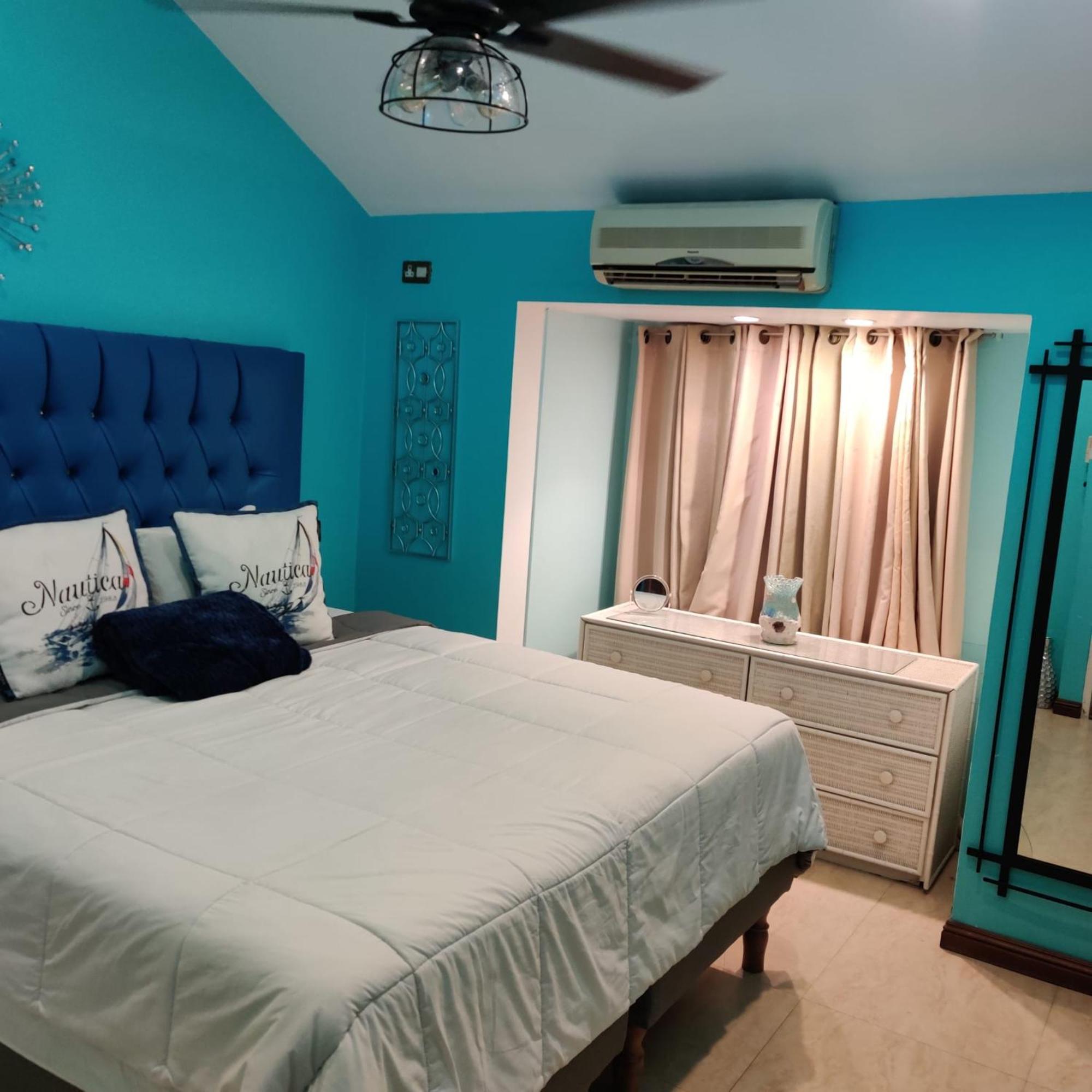 Aparthotel Fisherman's Point Beach-front Condomania