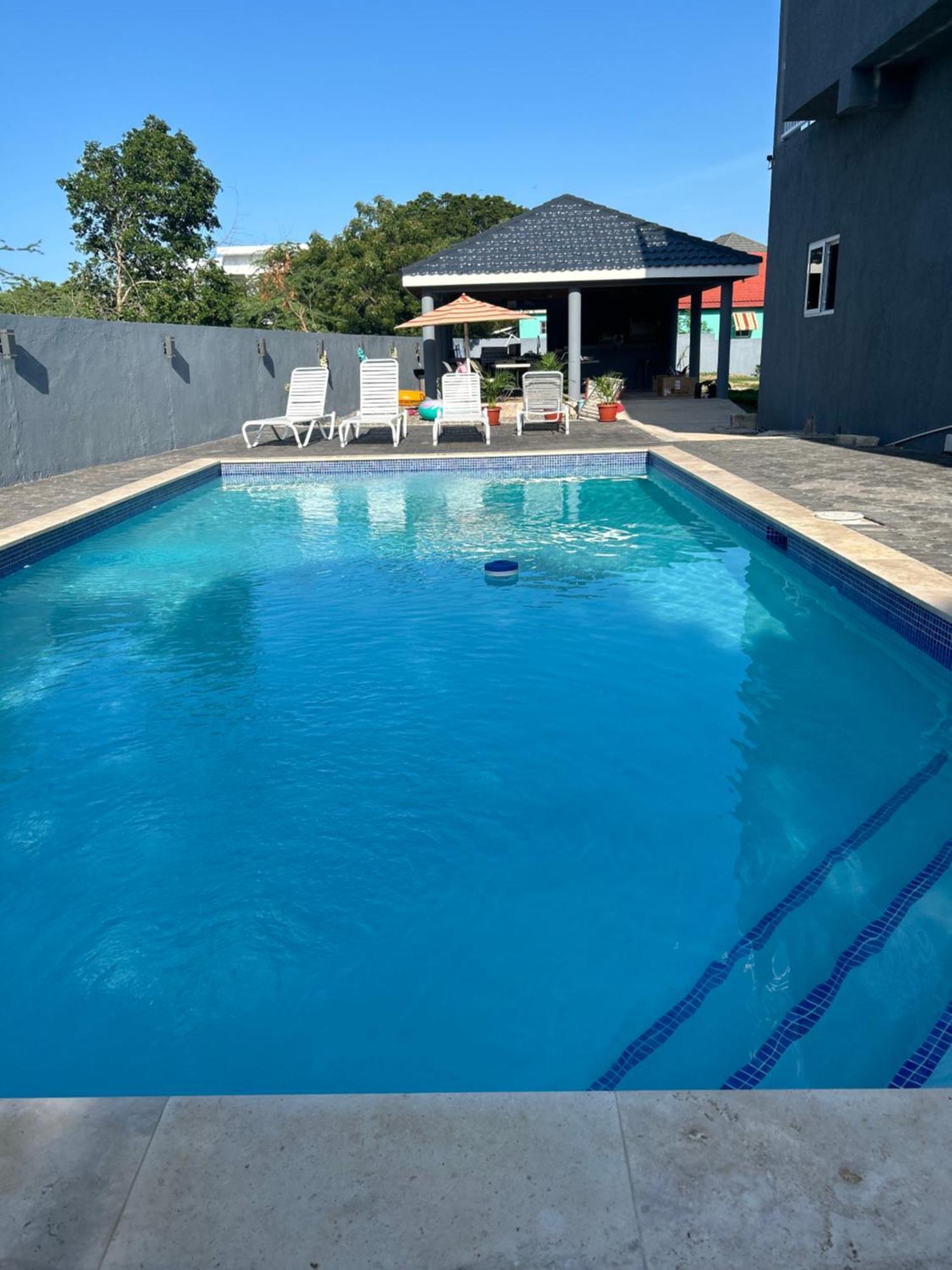 Paradise Point Company Limited Guest house *