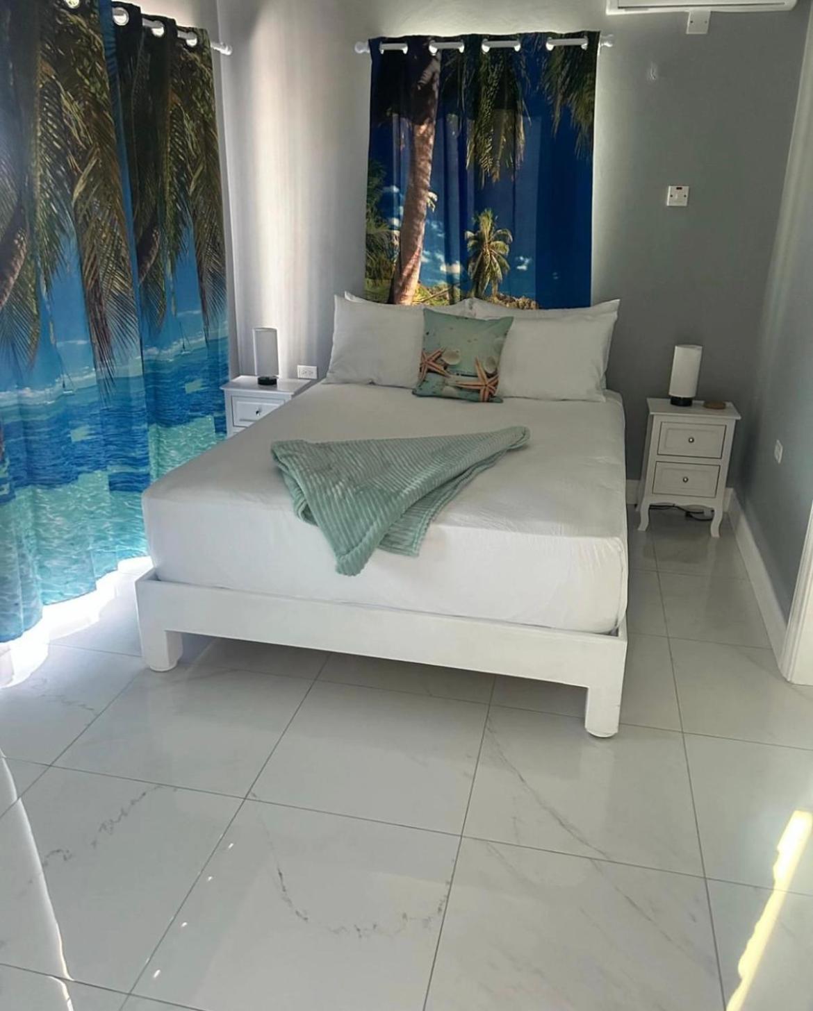 Paradise Point Company Limited Guest house Treasure Beach