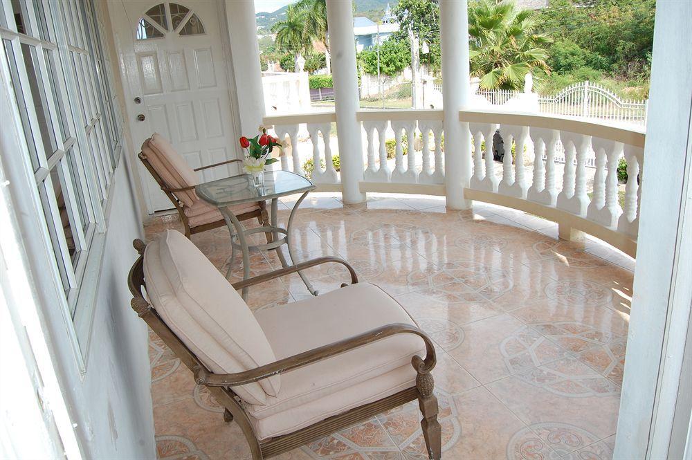 Celebrity Jamaica Guest house Montego Bay