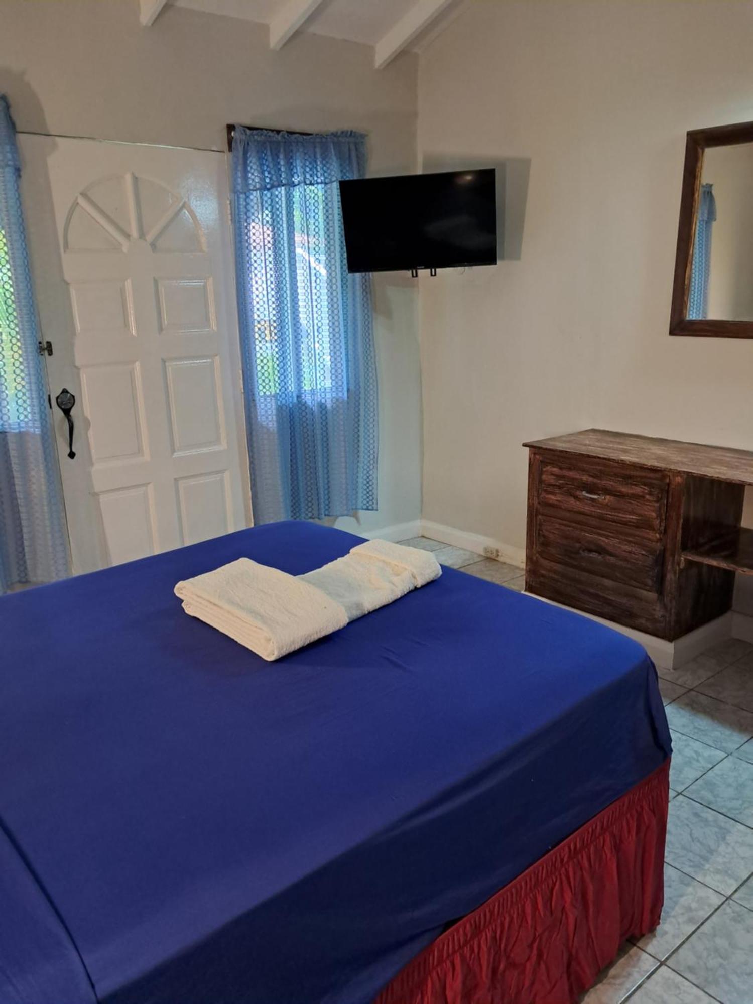 Mom's Place 4* Negril