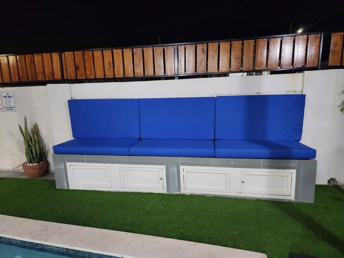 Luxurious 6 Bed Wown Pool Guest house Portmore