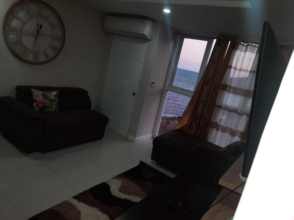 Lisa Ocean Front Portmore