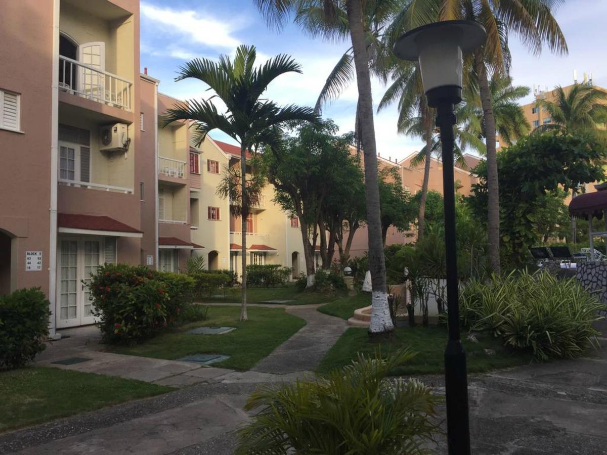 Fisherman's Point Beach-front Condomania Aparthotel 3*