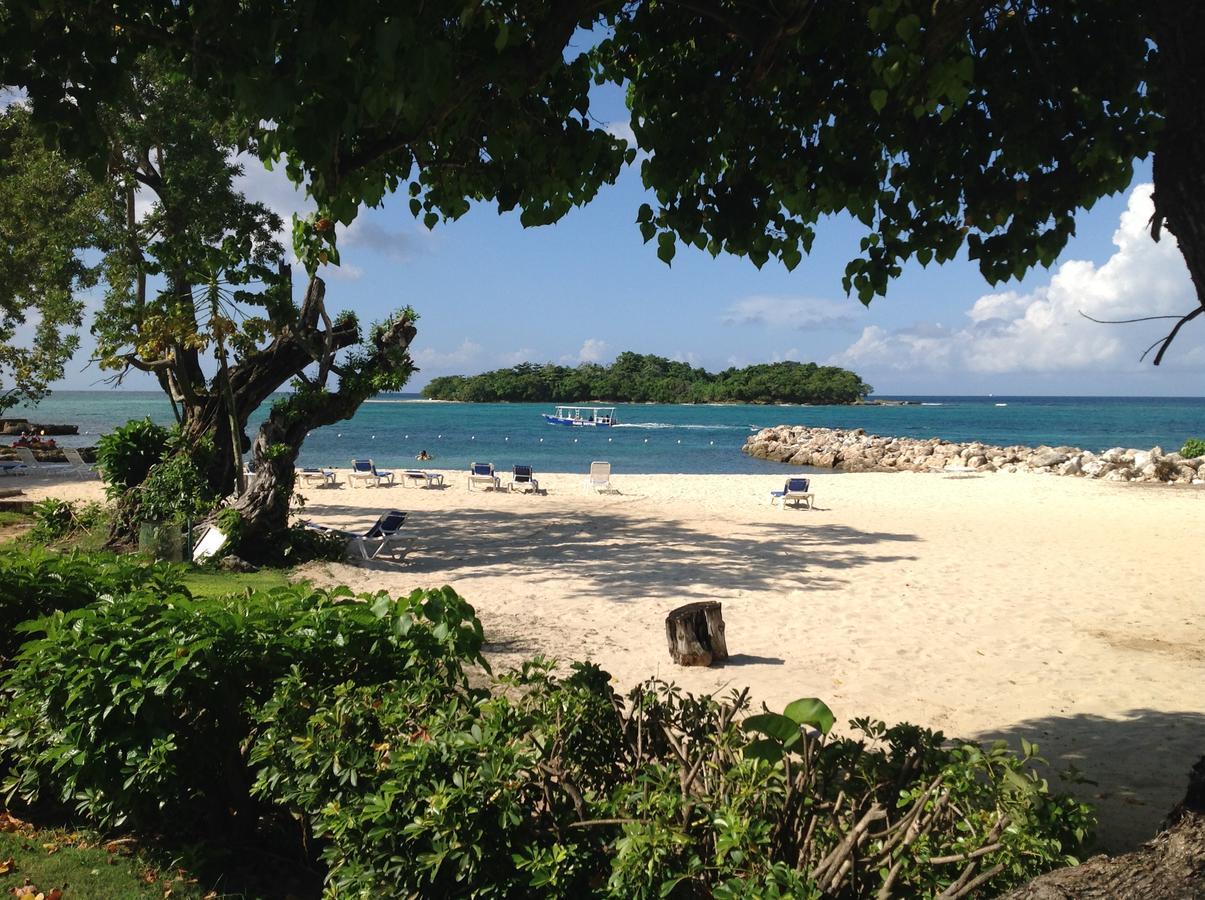 Point Village Holiday park 3*