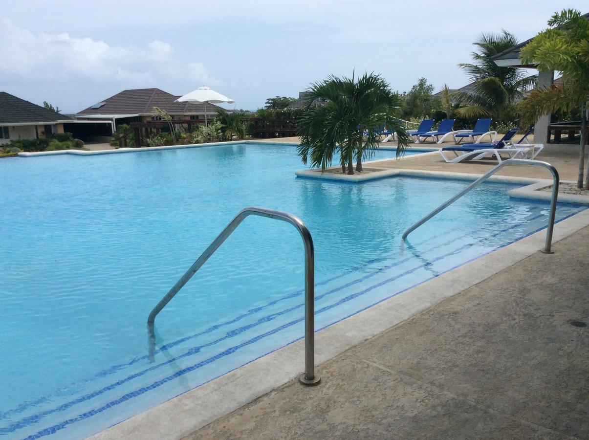 - Heroes Villa, Ac, Security, Access To Pool, Playground & Private - Welcome Breakfast Basket