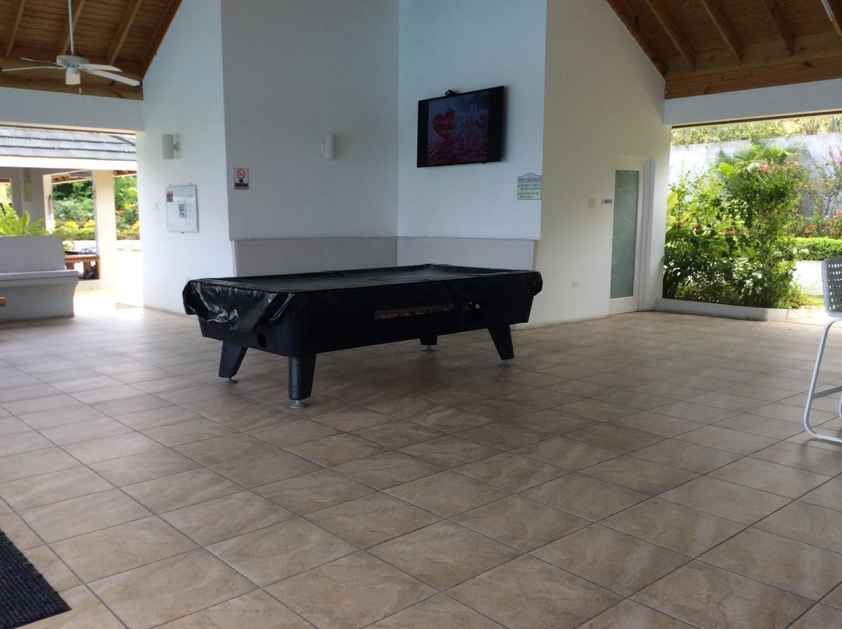- Heroes Villa, Ac, Security, Access To Pool, Playground & Private - Welcome Breakfast Basket Villa Richmond